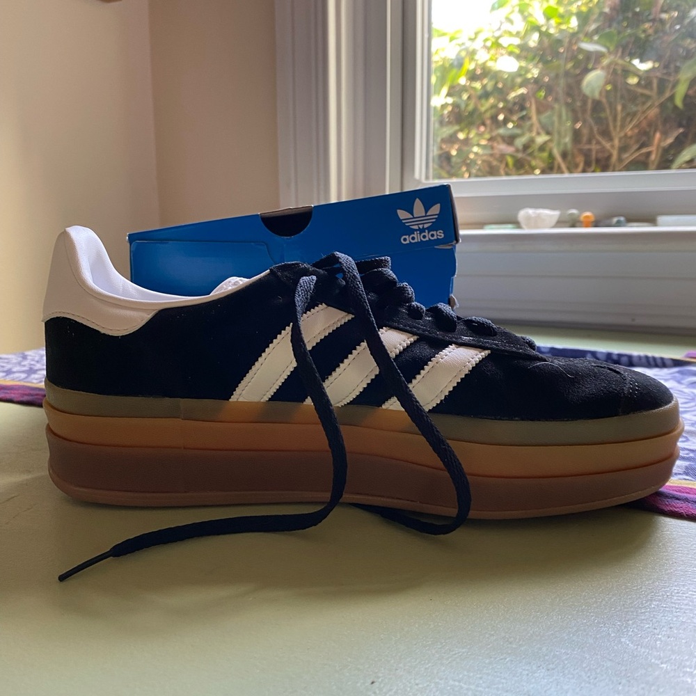 NWT Adidas Women's Black and White Suede PLATFORM Sneakers